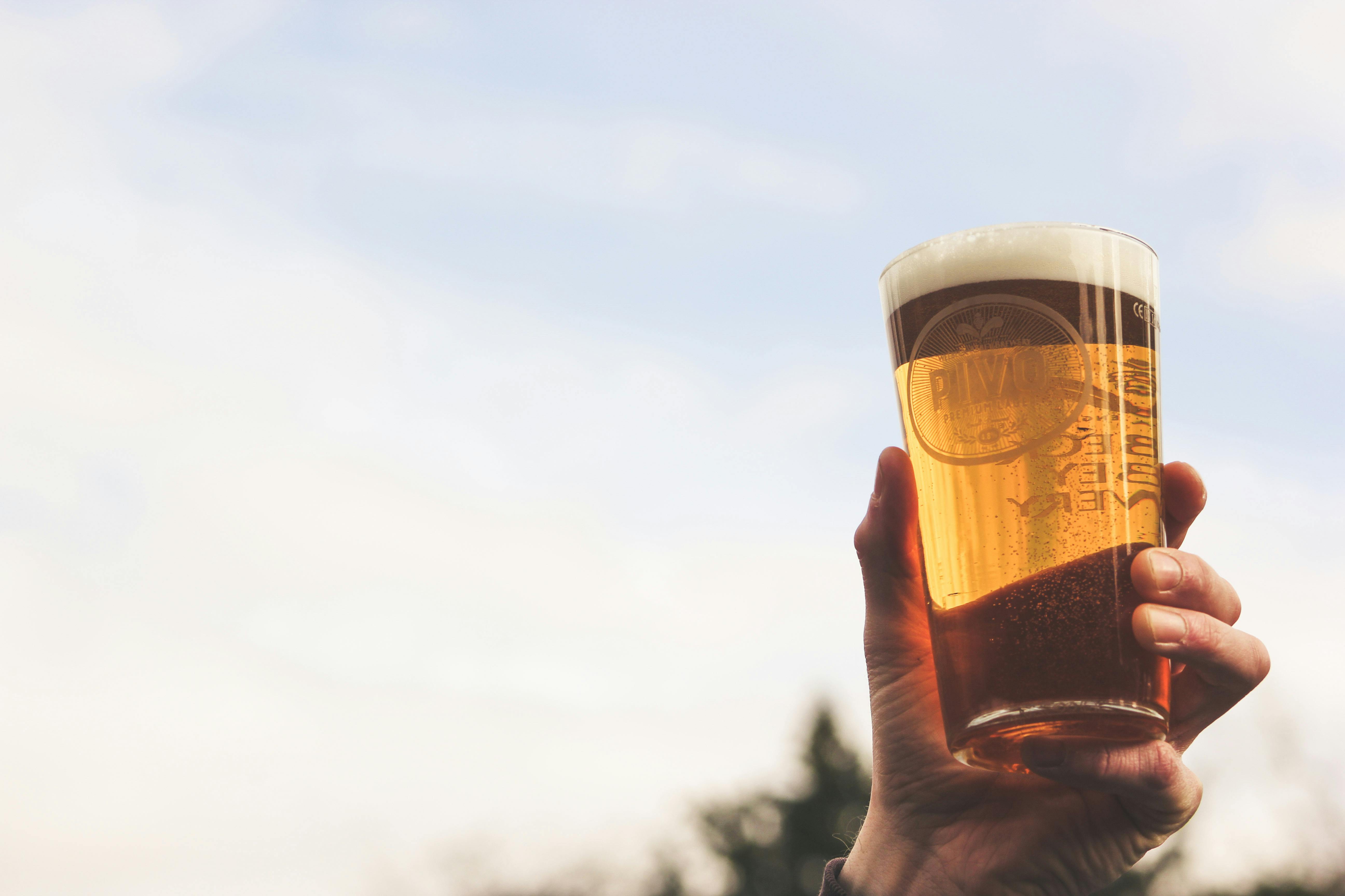 Certaines bières artisanales sont idéales pour une conservation prolongée et peuvent même améliorer avec le temps, tout comme un bon vin.